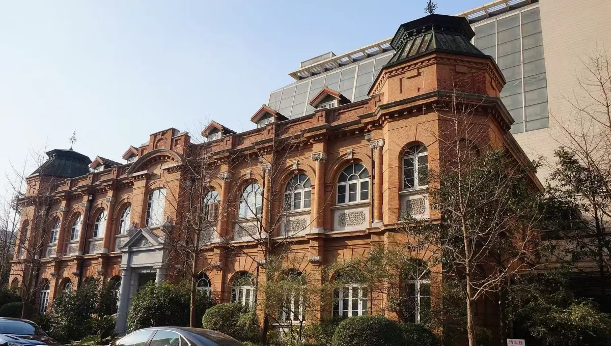 Huashan Hospital, Fudan University
